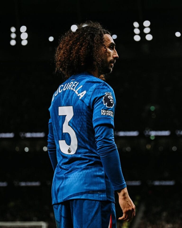 Cucurella Awasha Moto Stamford Bridge
