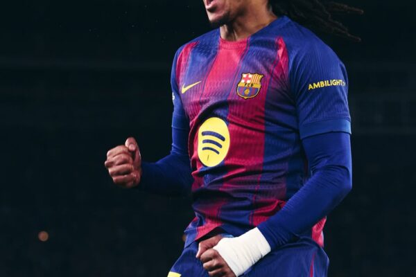 Barcelona Yaitandika Eintracht Frankfurt 2–1