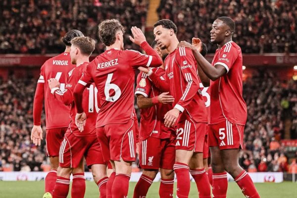 Liverpool Yaifunga Brighton 2-0